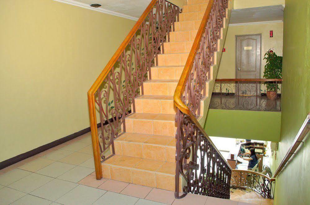 El Portal Inn تاغبيلاران سيتي المظهر الخارجي الصورة